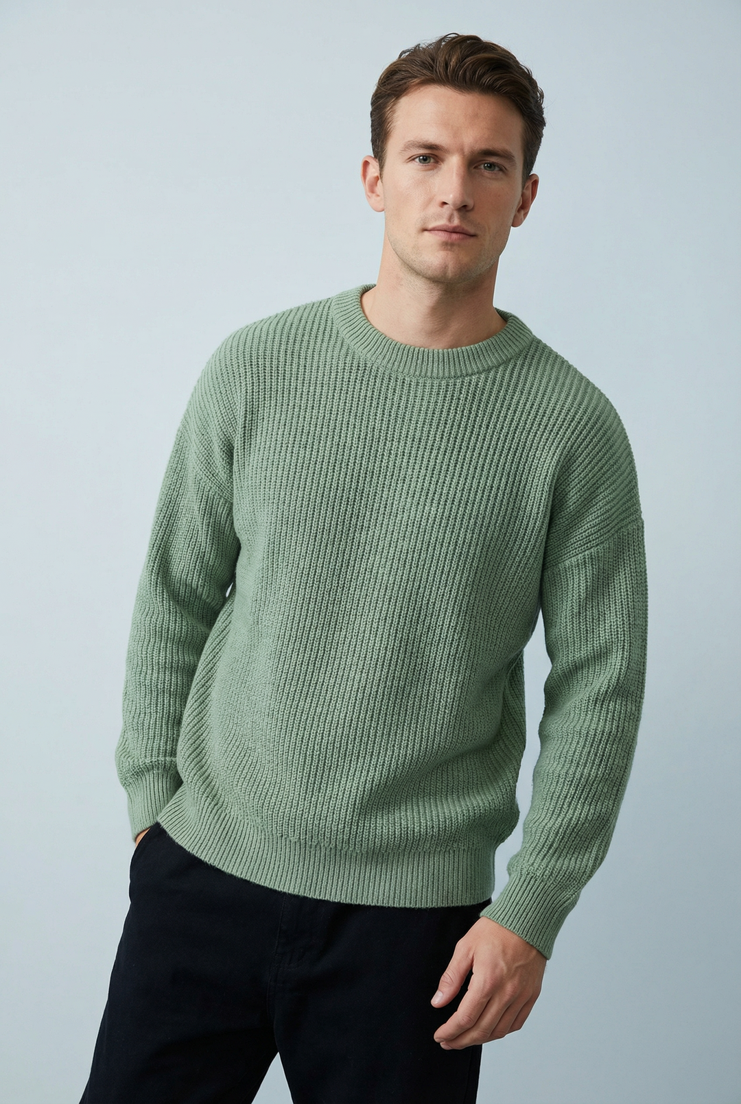 Men's relaxed ribbed crew neck sweater with long sleeves
