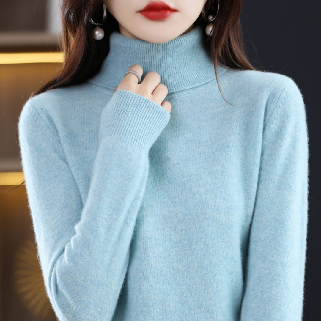 Women's solid knit turtleneck sweater with long sleeves