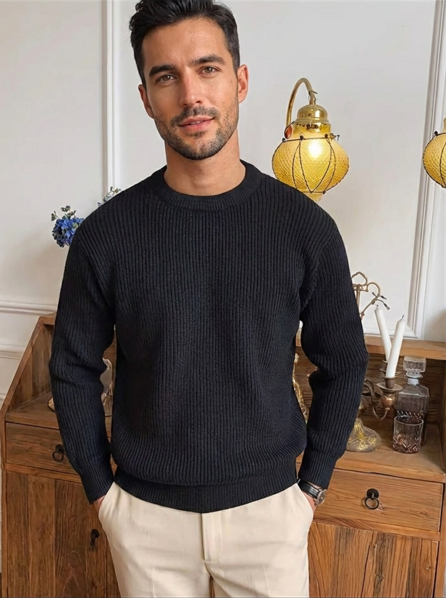 Men's ribbed crew neck sweater with long sleeves and ribbed hem