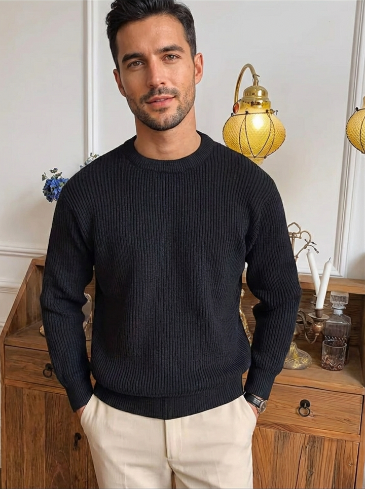Men's ribbed crew neck sweater with long sleeves and ribbed hem
