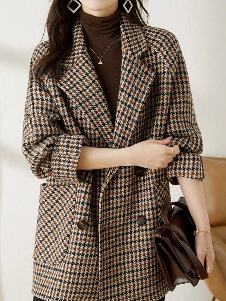 Women's houndstooth blazer coat with notched lapels and button front
