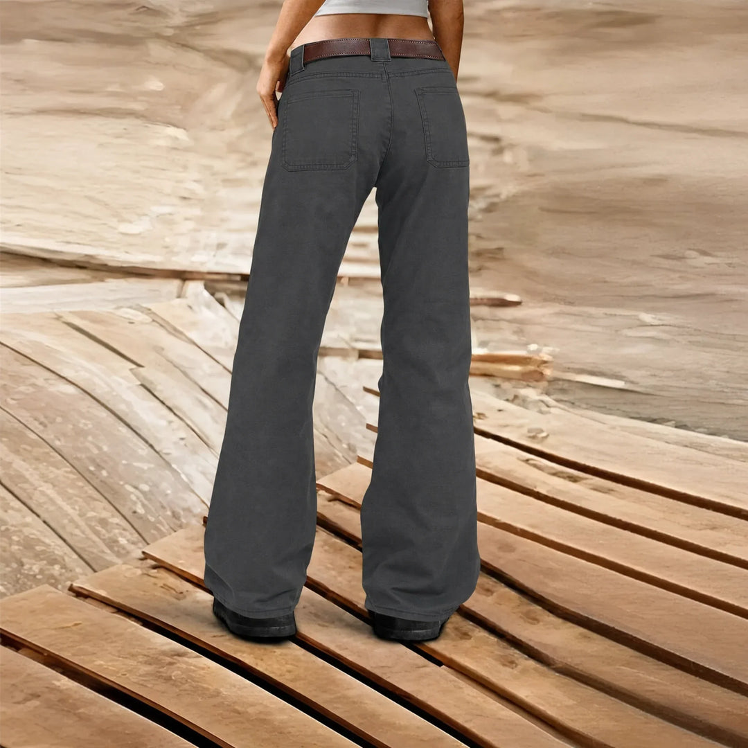 Women's wide leg cargo trousers with high waist, belt and side pockets