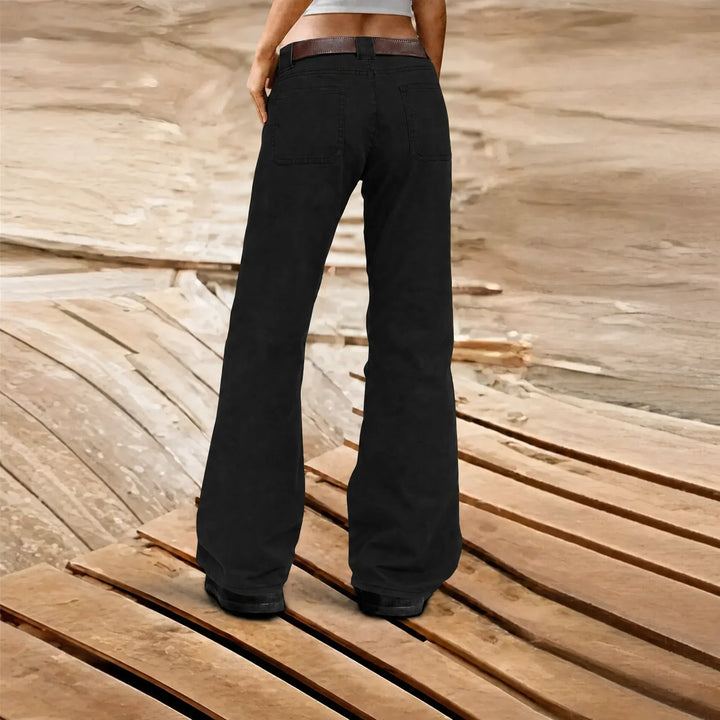 Women's wide leg cargo trousers with high waist, belt and side pockets