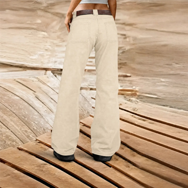 Women's wide leg cargo trousers with high waist, belt and side pockets