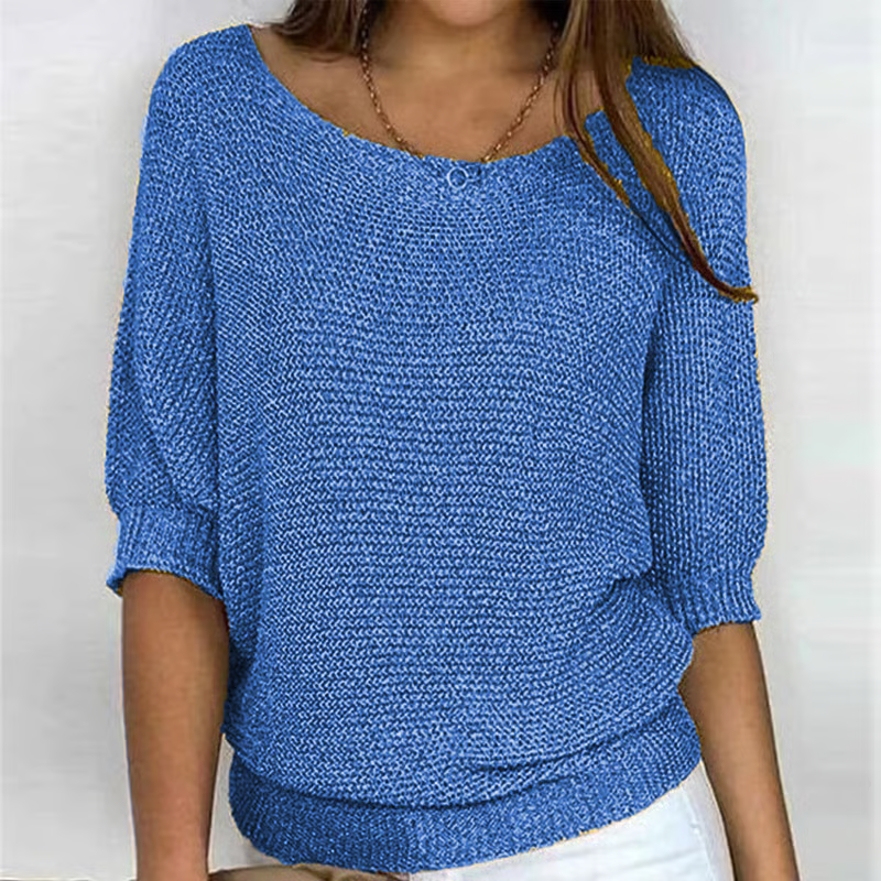 Women's relaxed textured knit sweater with a round neckline