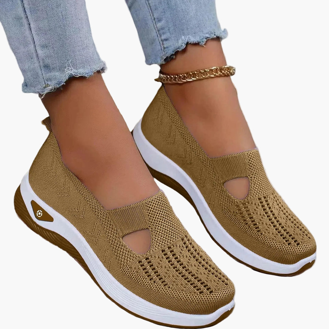 Women's textured slip-on sneakers with front cutout and ridged soles