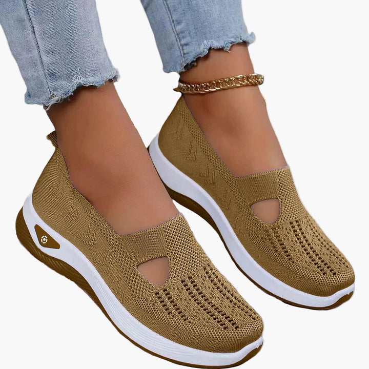 Women's textured slip-on sneakers with front cutout and ridged soles
