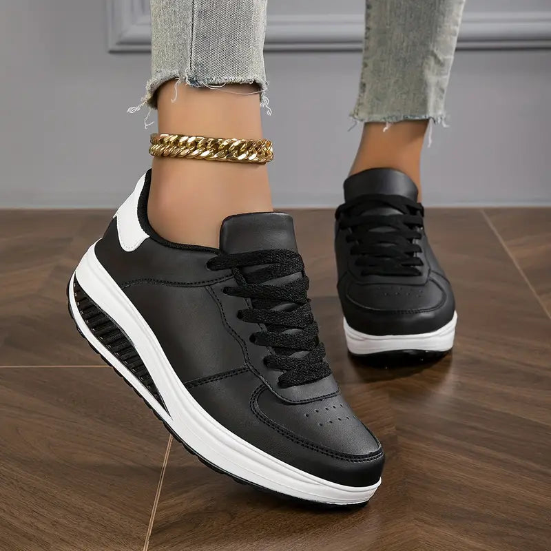 Women's platform lace-up sneakers with round toes