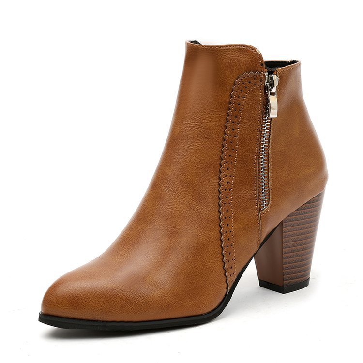 Women's heeled ankle boots with pointed toe, side zipper and high block heel