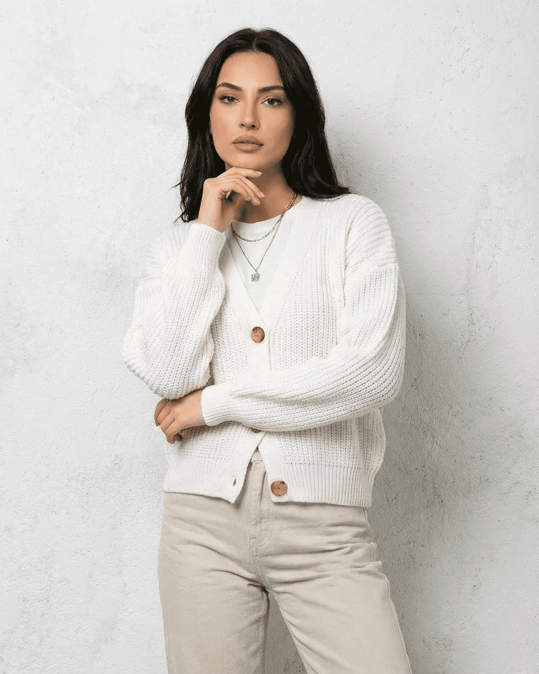 Women's plain knit cardigan with long sleeves