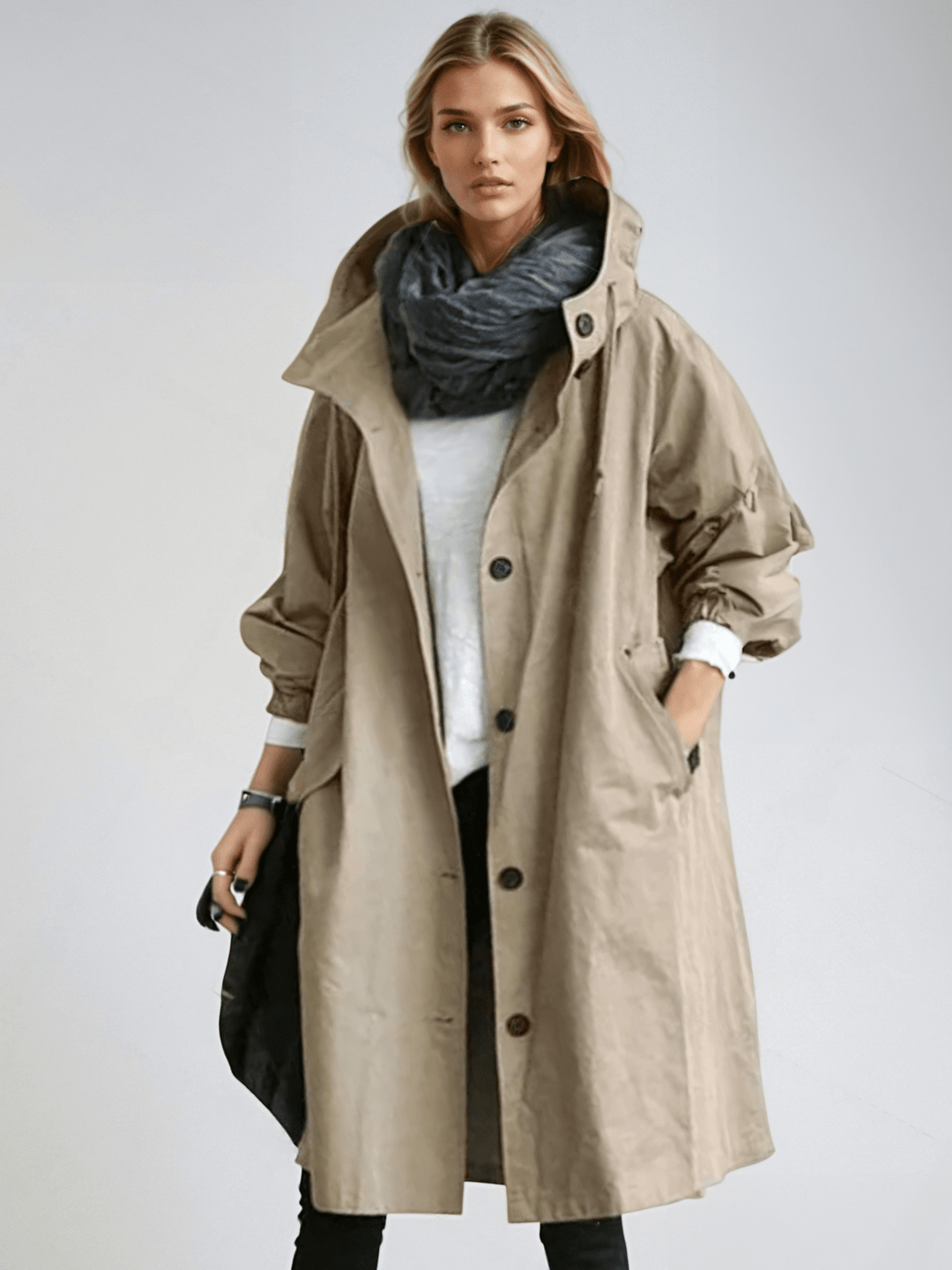 Women's hooded trench coat with buttons, long sleeves and side pockets
