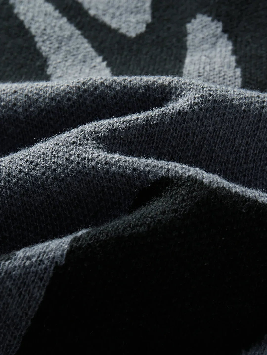 Men's abstract pattern crew neck sweater with long sleeves and ribbed trims