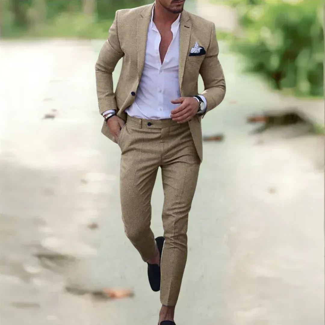 Men's slim fit two-piece suit with notched lapels and tapered trousers