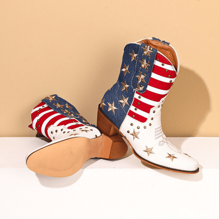 Ivory ankle boots with star pattern